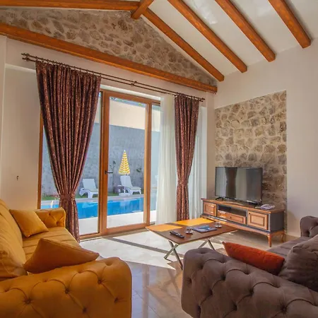 Patara Infinity 3+1 Villa, Oezel Havuzlu, 别墅 *
