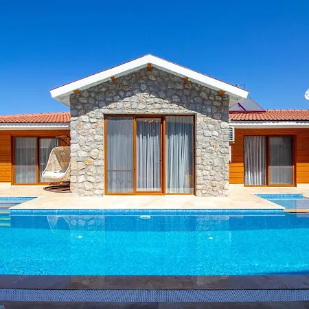 Patara Infinity 3+1 Villa, Oezel Havuzlu, Vilă *