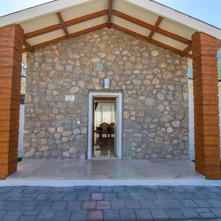 Patara Infinity 3+1 Villa, Oezel Havuzlu, וילה *